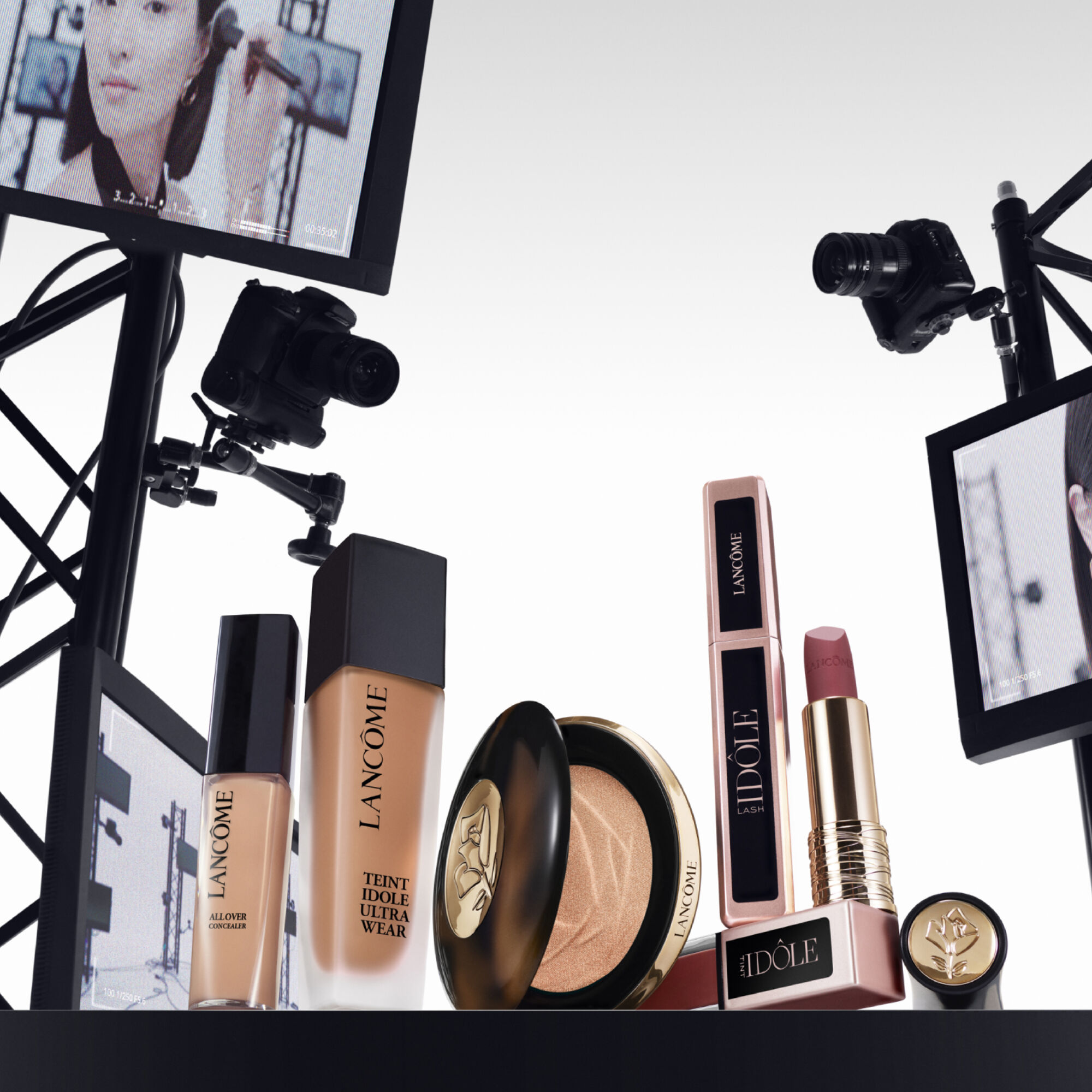 TEINT IDOLE ULTRA WEAR C.E SKIN TRANSFORMING HIGHLIGHTER