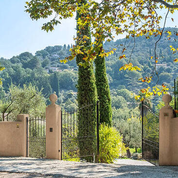 DOMAINE DE LA ROSE — FAIRE GRANDIR L’HERITAGE DE LANCOME A GRASSE