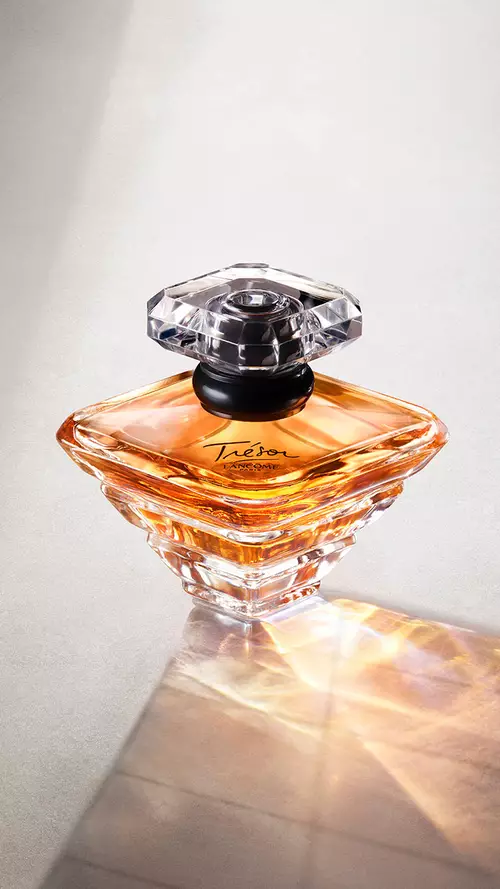 Visuel beaute du parfum Tresor - Lancome