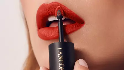 Visuel beaute rouge a levres liquide pour Lancome