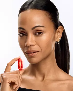 Zoe Saldana pour Longevity MD Lancome