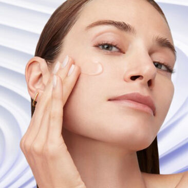 VITAMINE C : QUAND ET COMMENT UTILISER UN SOIN A LA VITAMINE C DANS VOTRE ROUTINE BEAUTE PAR LANCOME