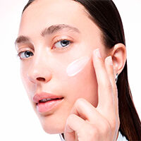 CREME HYDRATANTE VISAGE : COMMENT L’INTEGRER ET BIEN L’APPLIQUER DANS SA ROUTINE BEAUTE ?