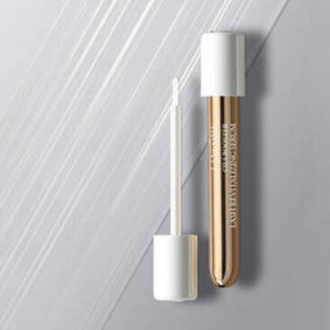 LA TOUTE PREMIERE ROUTINE DE CILS AVEC LE LASH REVITALIZING SERUM