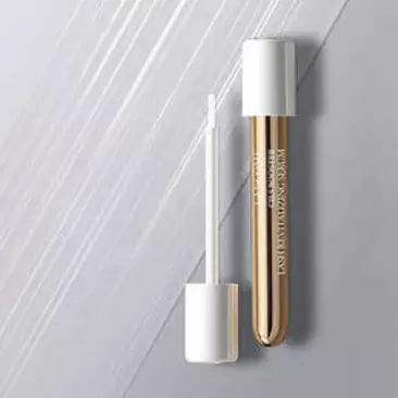 LA TOUTE PREMIERE ROUTINE DE CILS AVEC LE LASH REVITALIZING SERUM