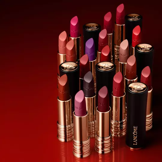 L'ABSOLU ROUGE SE REINVENTE : LE NOUVEAU ROUGE A LEVRES SOIN ICONIQUE MAT OU CREAM – LANCOME