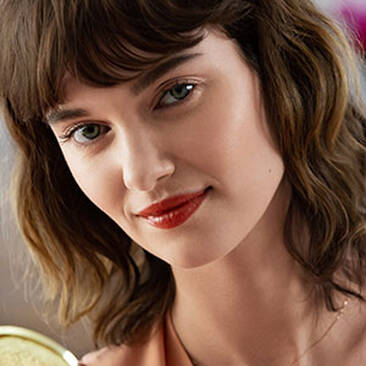 COMMENT APPLIQUER VOTRE GLOSS TOUTE LA JOURNEE COMME UNE VRAIE PARISIENNE