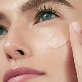 QUELLE EST LA ROUTINE DE SOINS IDEALE POUR ELIMINER LES CERNES ?