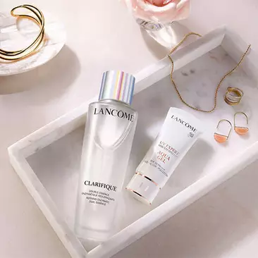 DITES OUI A UN PRINTEMPS EN BEAUTE AVEC LA ROUTINE DE SOINS POUR UNE PEAU RADIEUSE PAR LANCOME